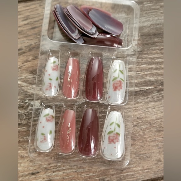 Vintage Floral Press On Nails Long Ballerina Nail Set Elegant Nail Sets Manicure - Picture 1 of 3
